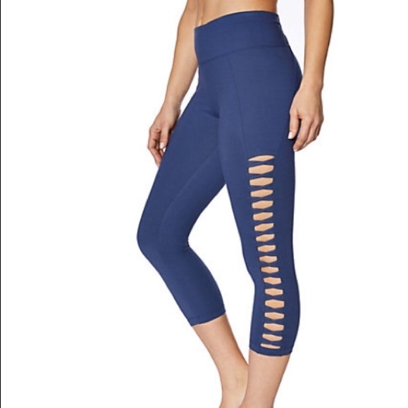 Betsey Johnson Pants - 🆕 Betsey Johnson Performance  Yoga Capris💕